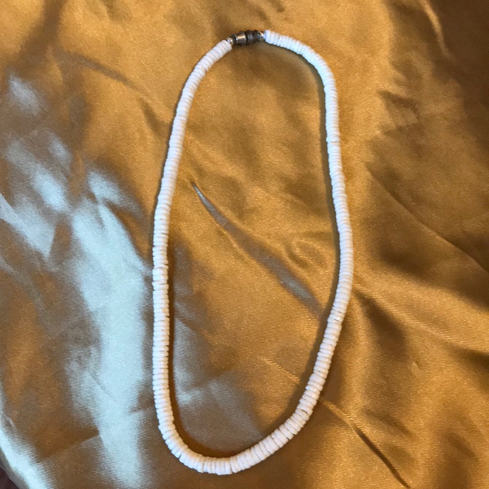 Plus shell necklace
